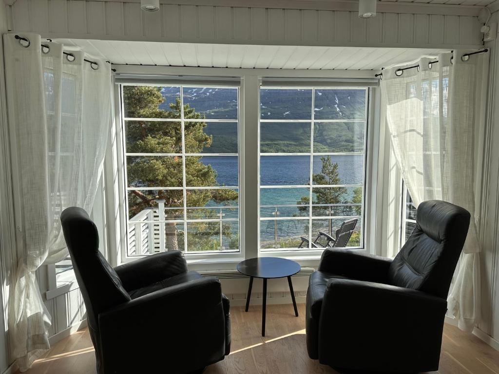 The Emerald Coast Cabin Image 1