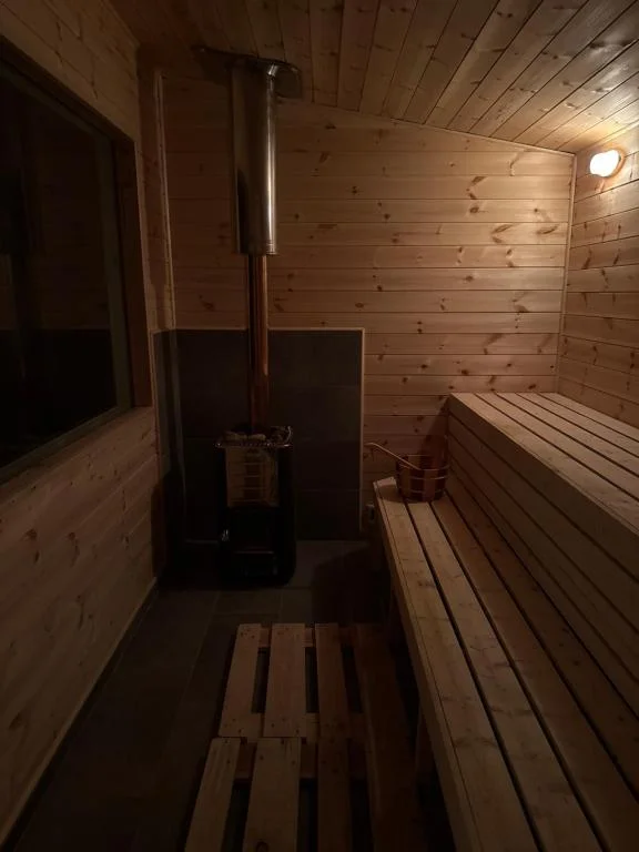 The Midnight Sun Cabin Grov