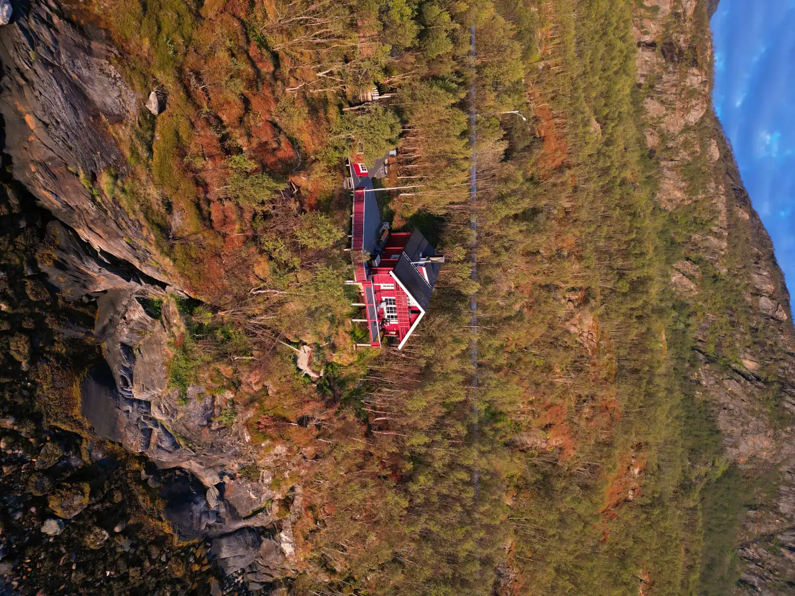 The Midnight Sun Cabin Grov