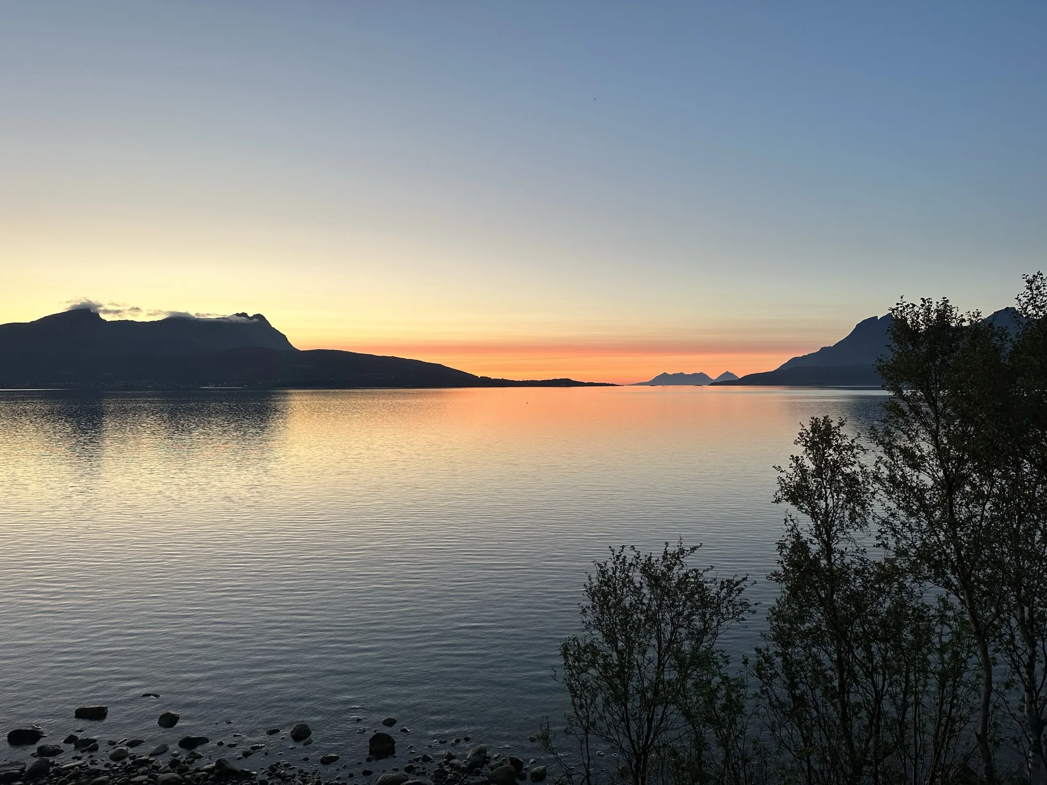 The Midnight Sun Cabin Grov