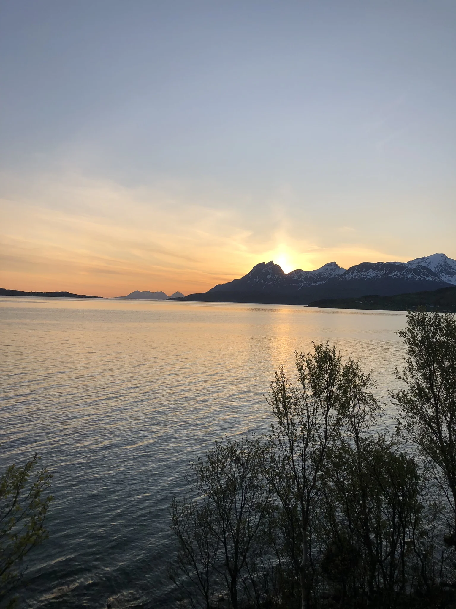 The Midnight Sun Cabin Grov