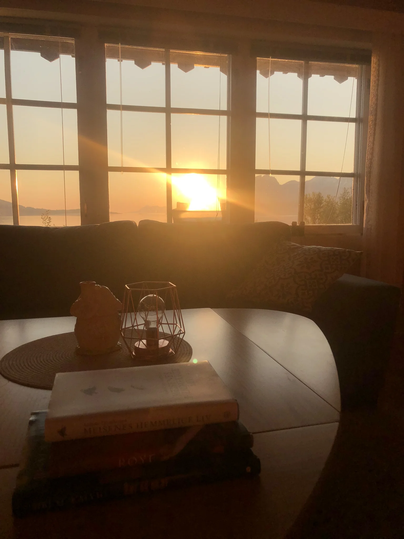 The Midnight Sun Cabin Grov